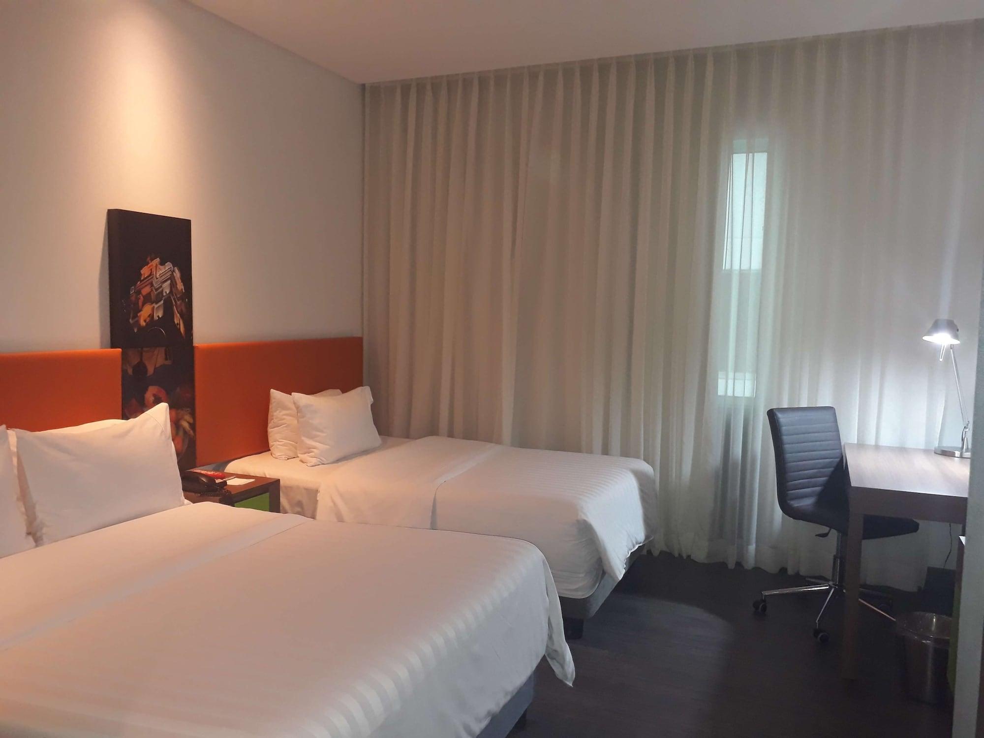 Hampton By Hilton 4*