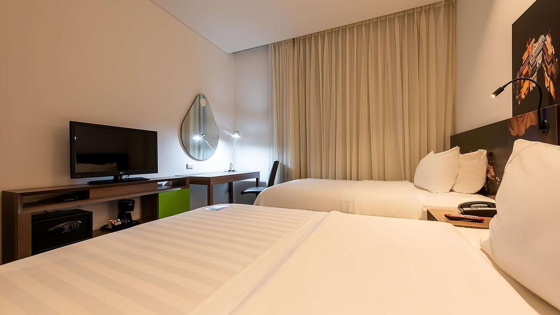 Hotel Hampton By Hilton 4*