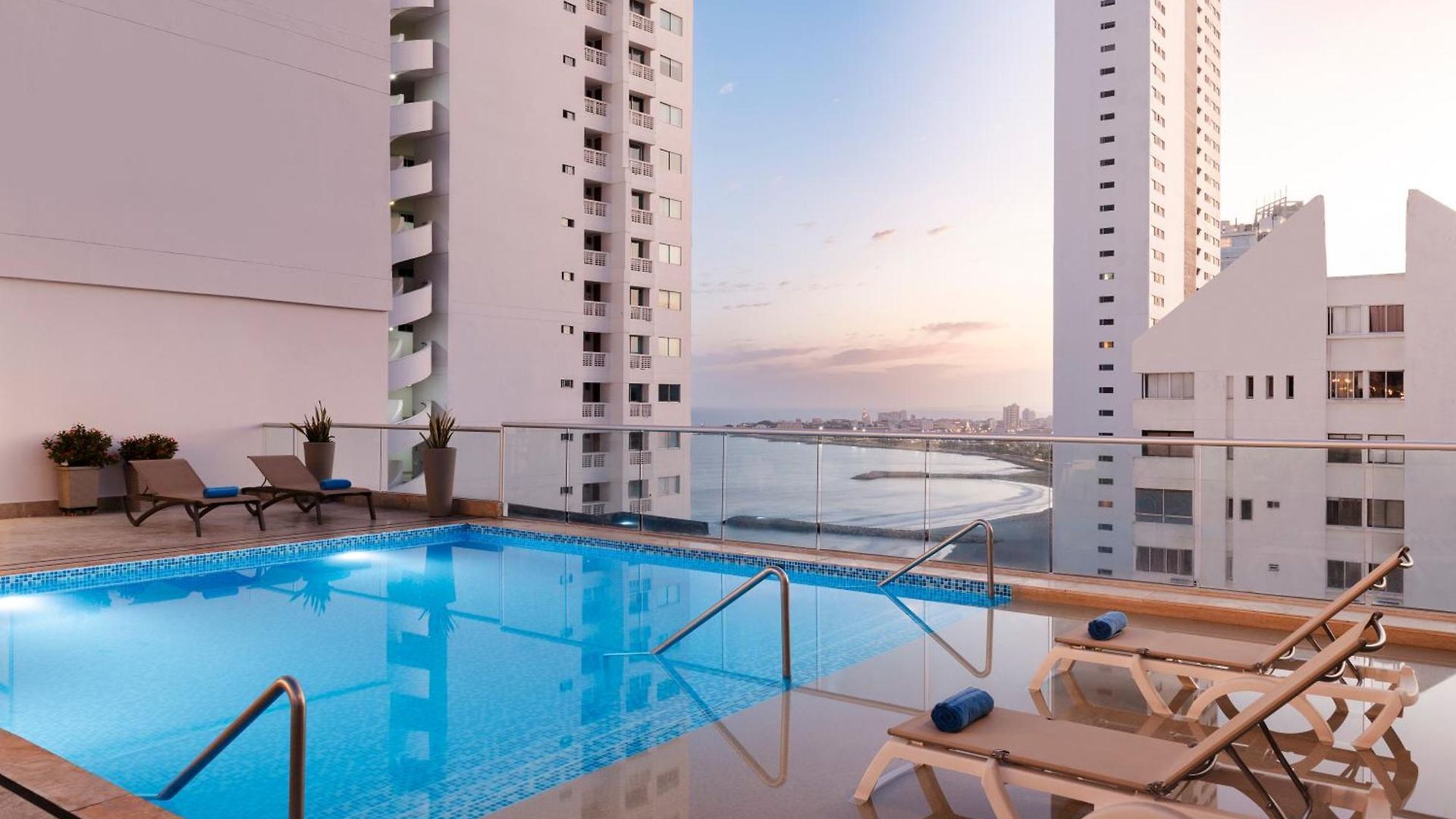 Hotel Hampton By Hilton 4*