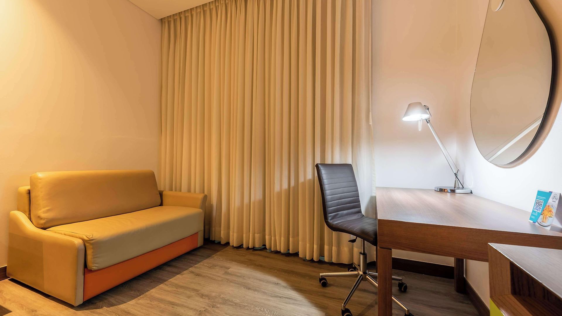 Hampton By Hilton Hotel 4*