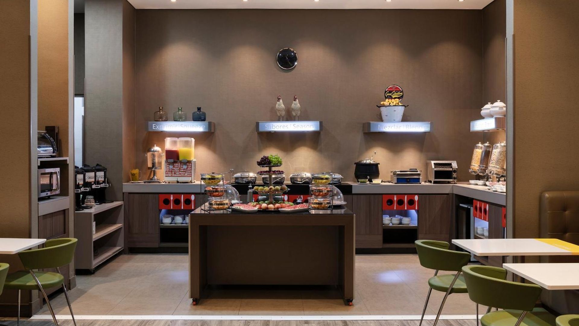 Hotel Hampton By Hilton 4*