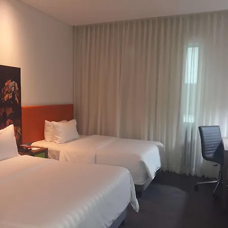 Hampton By Hilton 4*