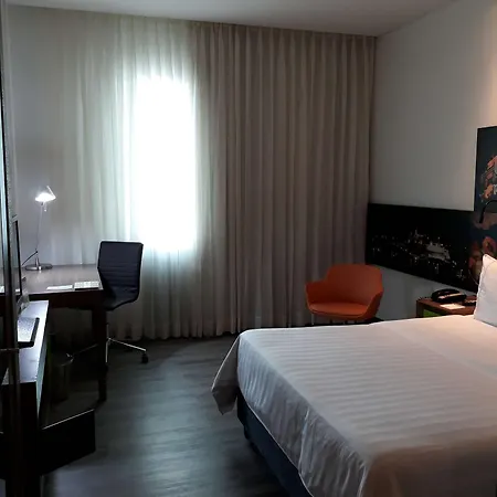 Hampton By Hilton Hotel