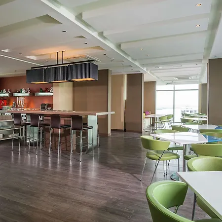 Hampton By Hilton Cartagena
