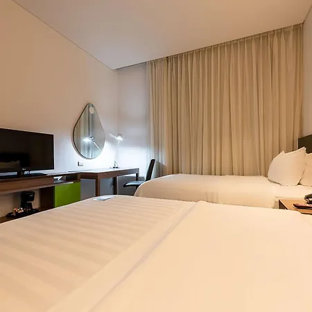 Hotel Hampton By Hilton 4*