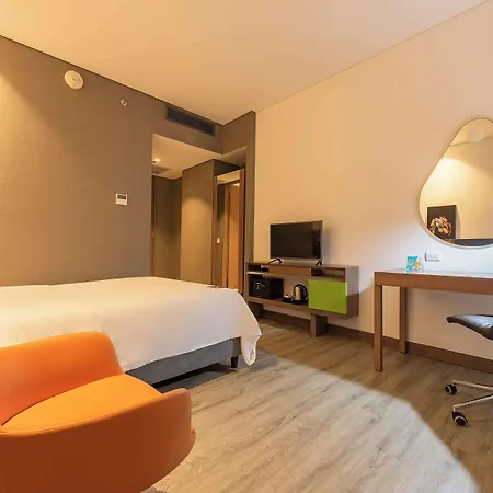 Hampton By Hilton 4*