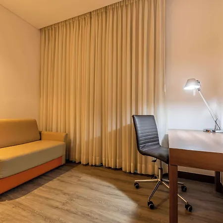 Hampton By Hilton Hotel 4*