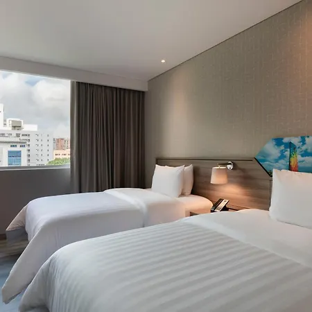 Hotel Hampton By Hilton 4*