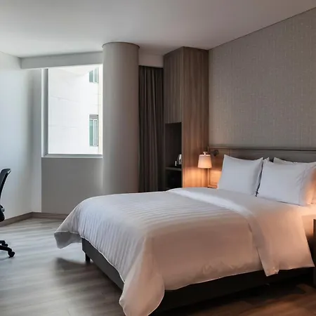 Hampton By Hilton 4*
