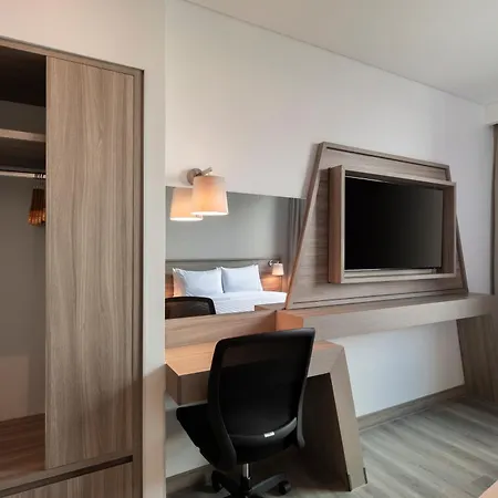 Hotel Hampton By Hilton