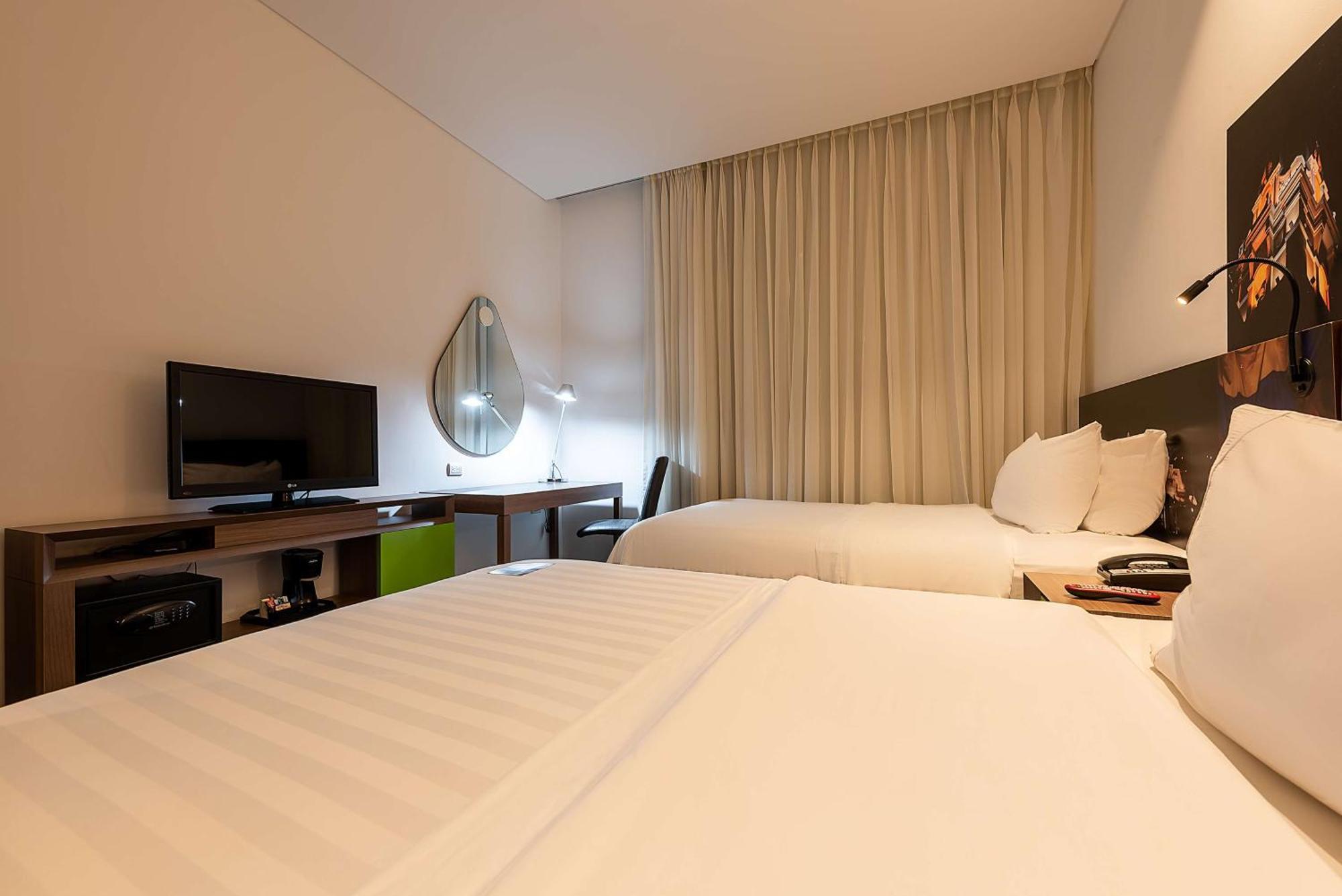 Hotel Hampton By Hilton 4*