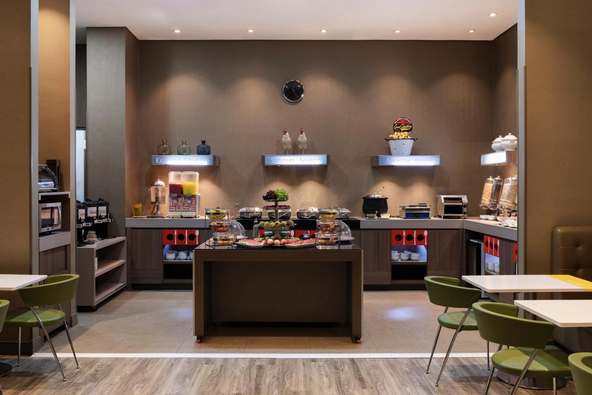Hotel Hampton By Hilton 4*