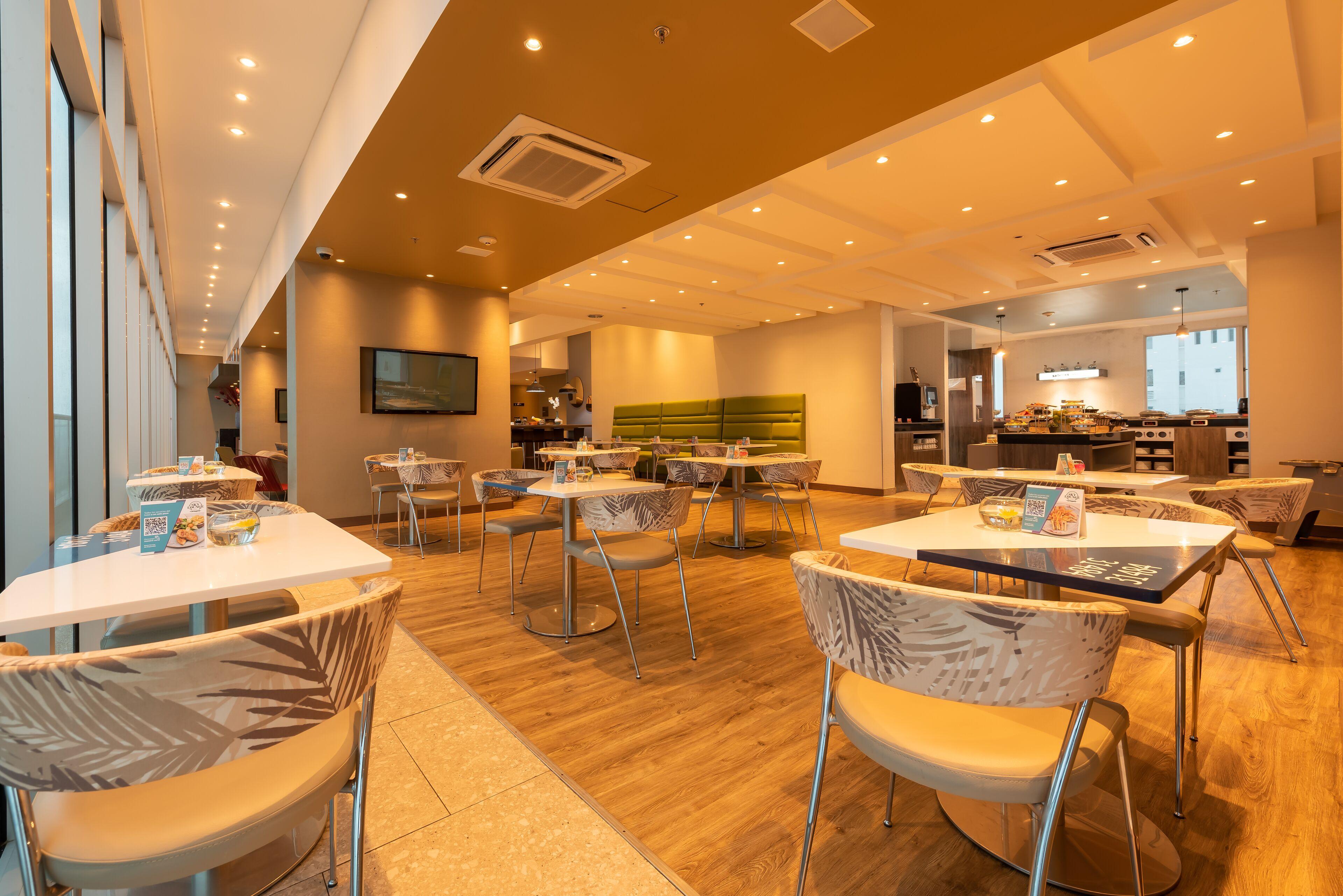 Hotel Hampton By Hilton 4*