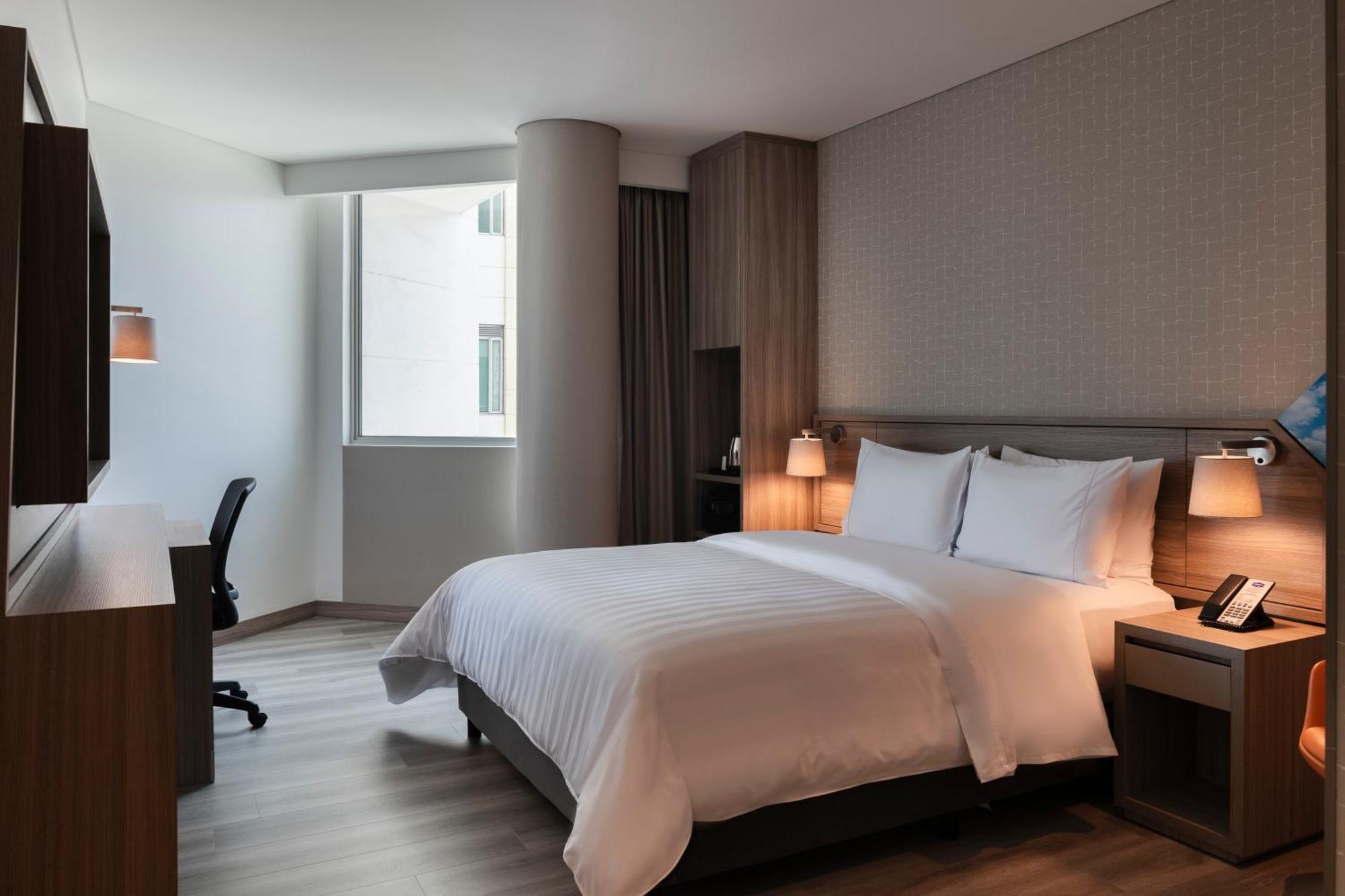 Hampton By Hilton 4*
